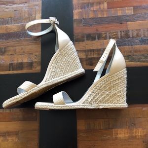 Tahari nude Ankle strap Espadrille Wedge Sandas
